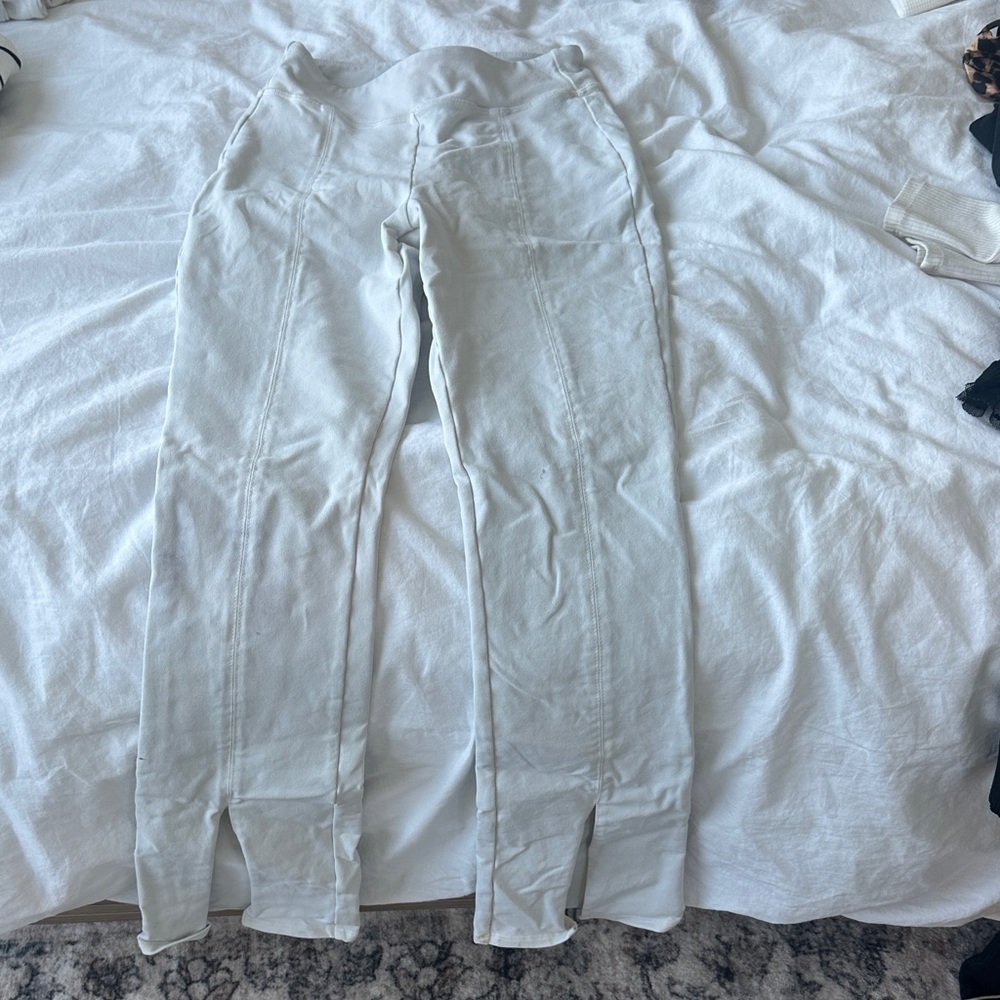 ALO Yoga Soft White Leggings